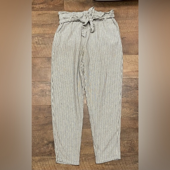 NWOT Maurices Striped Linen Blend Pull On Tie Waist Paper bag Pants Size Small - Picture 2 of 5